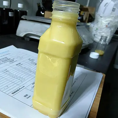Plastic oil with wax from HDPE pyrolysis