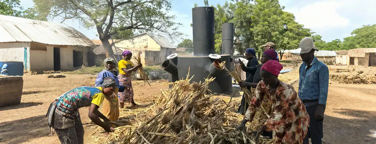 African Farmers Use Biochar Kiln to Recycle Agricultural Waste