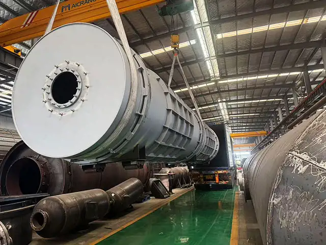 BST-50S HM Reactor Being Hoisted for Container Loading