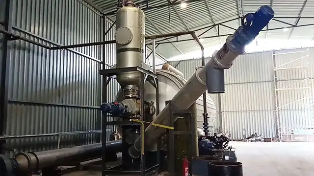 BLJ-16-Plastic-Pyrolysis-Equipment-at-the-End-of-Trial-Production